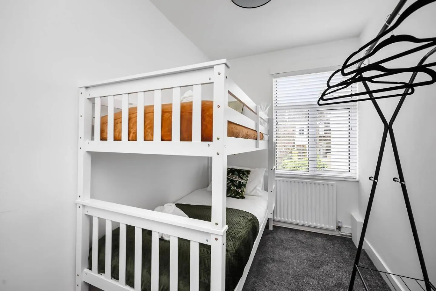 Apartment Pass The Keys Totland Road Haven Entire Home Brighton United Kingdom
