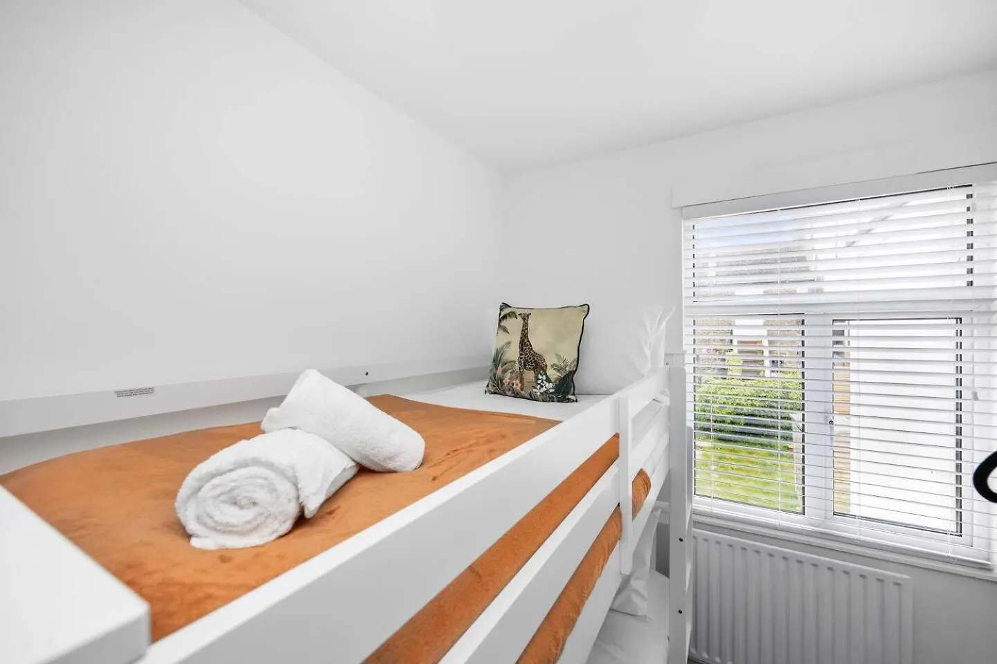 Pass The Keys Totland Road Haven Entire Home Brighton Apartment
